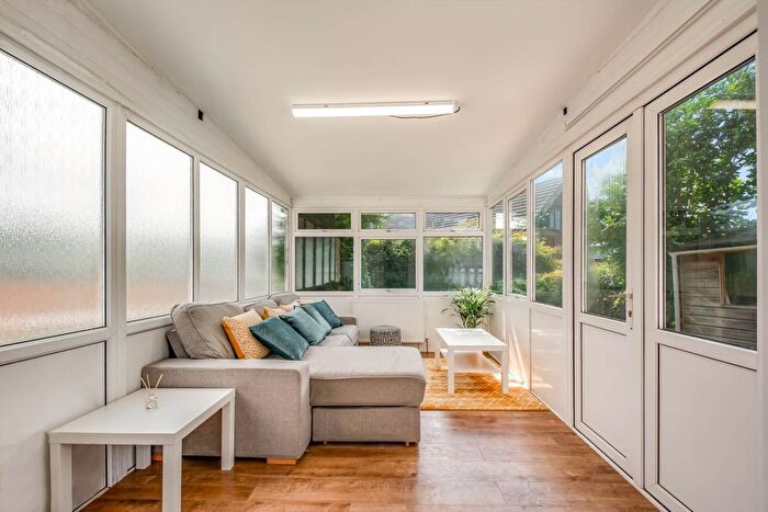 6 Bedroom Semi-detached House To Rent In Queens Drive, Guildford, GU2