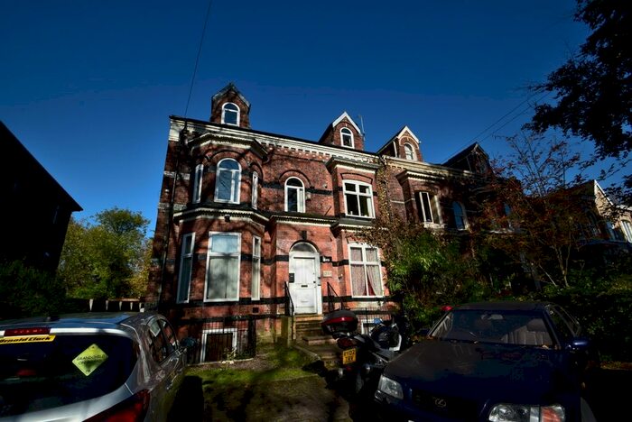 2 Bedroom Flat To Rent In Wellington Road, Whalley Range, Manchester., M16