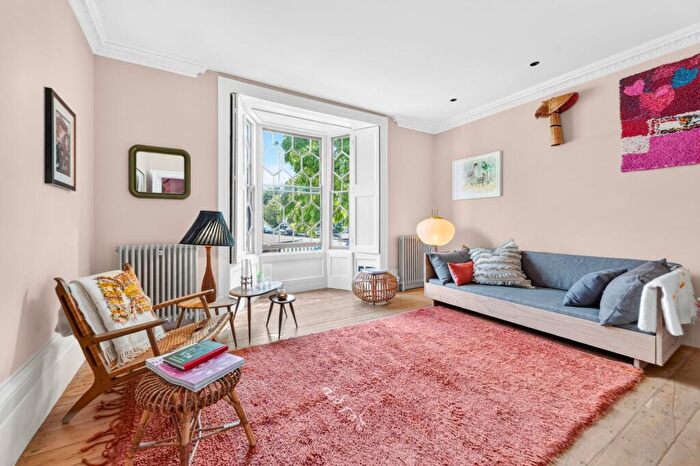3 Bedroom Detached House To Rent In De Beauvoir Square, De Beauvoir, N1