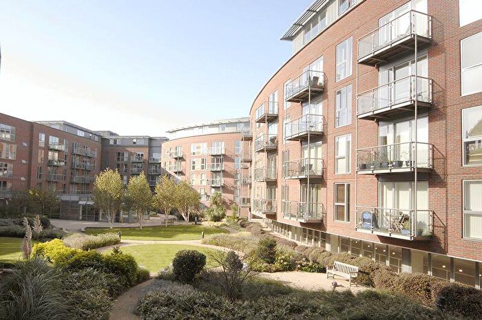 1 Bedroom Flat To Rent In The Heart, Walton-on-Thames, KT12