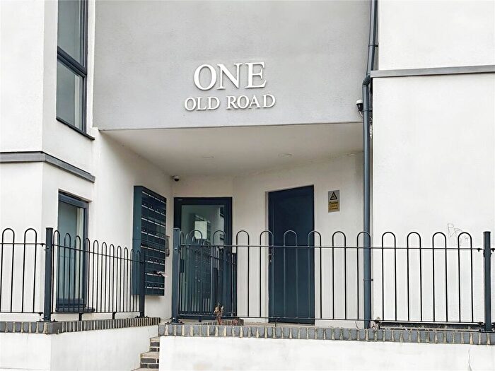 1 Bedroom Flat For Sale In Old Road, Chatham, Kent, ME4