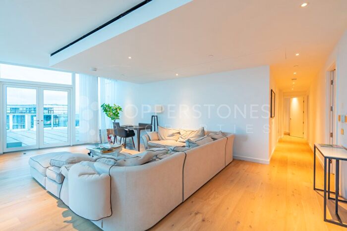 4 Bedroom Flat To Rent In Wilshire House, Prospect Way, Battersea London, SW11