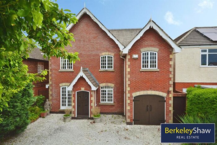 4 Bedroom Detached House For Sale In Southport Road, Lydiate, Liverpool, L31