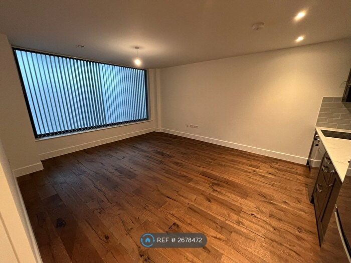 2 Bedroom Flat To Rent In Green Lane, London, SW16