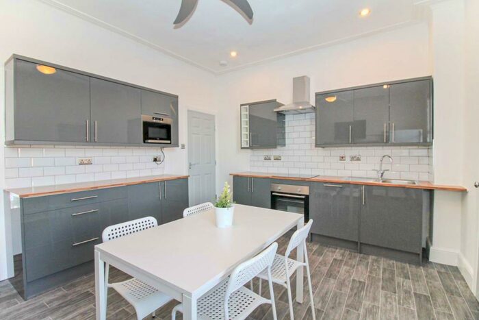 3 Bedroom End Of Terrace House To Rent In Aston View, Bramley, Leeds, LS13