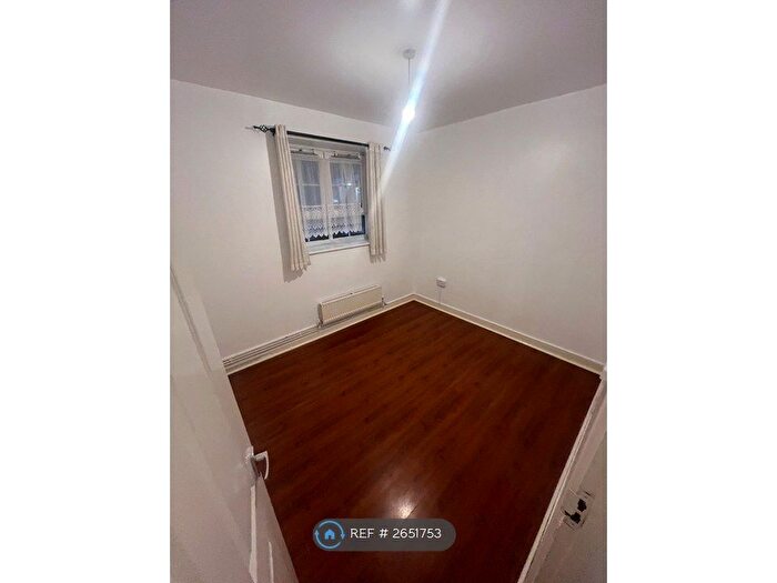 4 Bedroom Flat To Rent In Bodney Road, London, E8