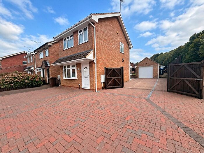 3 Bedroom Detached House For Sale In Merton Road, Daventry, Northamptonshire, NN11