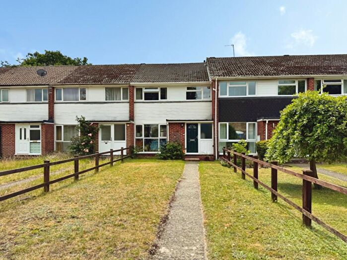 3 Bedroom Terraced House For Sale In Fairwater Drive, Woodley, Reading, RG5