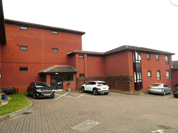 1 Bedroom Retirement Property For Sale In Fircroft, Hightown Road, Banbury, OX16