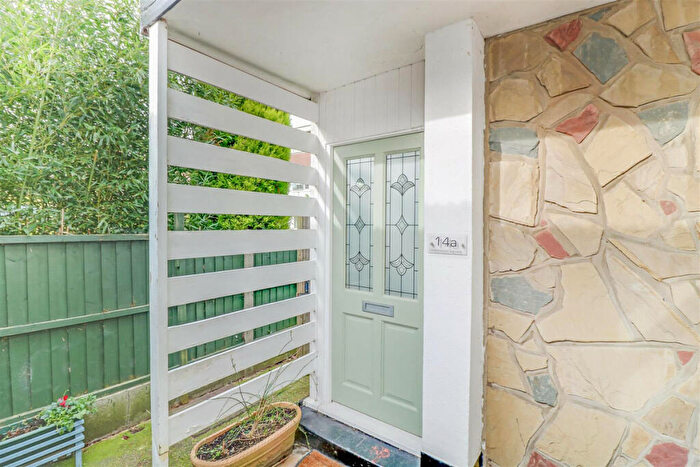 1 Bedroom End Of Terrace House For Sale In Underwood Square, Leigh-on-sea, SS9