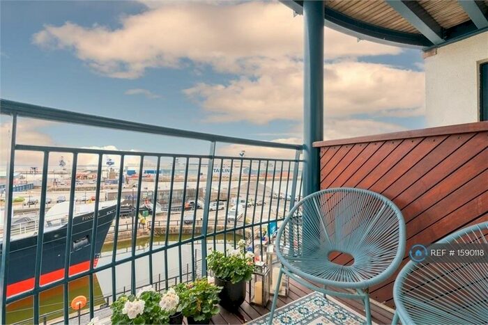 3 Bedroom Flat To Rent In Ocean Drive, Edinburgh, EH6