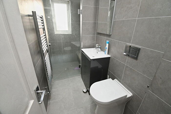 3 Bedroom Terraced House For Sale In West Avenue, Royston, Barnsley, S71