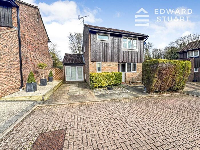 3 Bedroom Detached House For Sale In Lingwood Park, Peterborough, Cambridgeshire, PE3