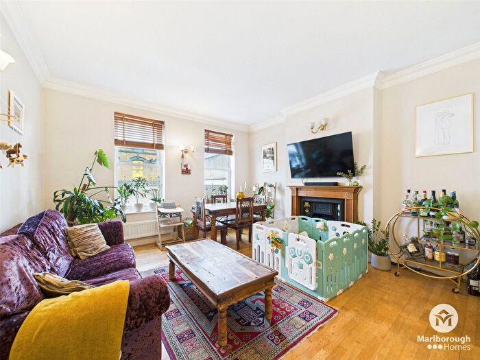 2 Bedroom Flat To Rent In Bethnal Green Road, Bethnal Green, London, E2