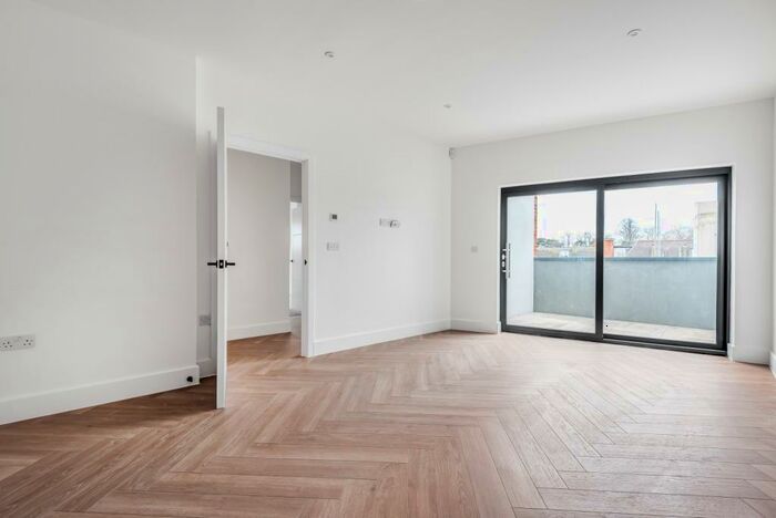 2 Bedroom Flat To Rent In Jenner Close Sidcup, DA14