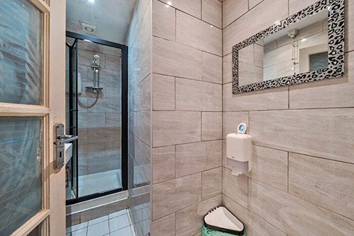 5 Bedroom Detached House For Sale In Alexandra Park Road, Alexandra Park, London, N22