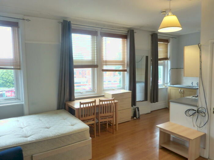 Property To Rent In North End Road, London, NW11
