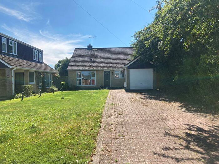 2 Bedroom Detached Bungalow To Rent In Perrott Close, North Leigh, OX29