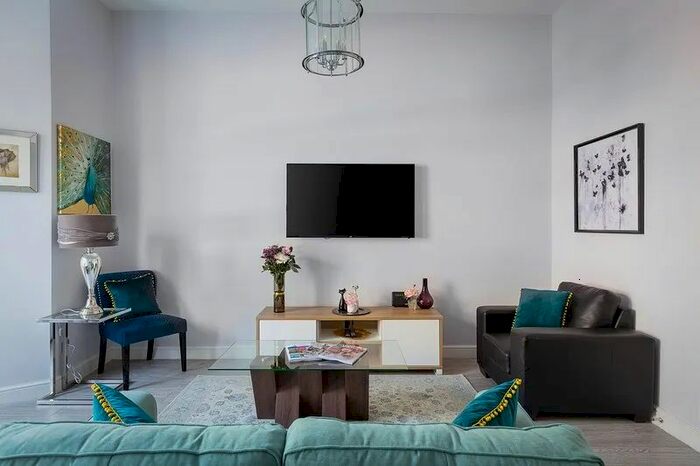 2 Bedroom Flat To Rent In Goldhawk Road, Hammersmith, W12