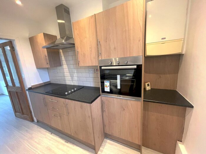 2 Bedroom Flat To Rent In India Drive, Inchinnan, Renfrew, PA4