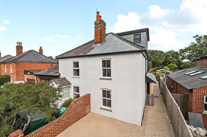 4 Bedroom Semi-Detached House For Sale In King Street, Mortimer Common, Reading, RG7