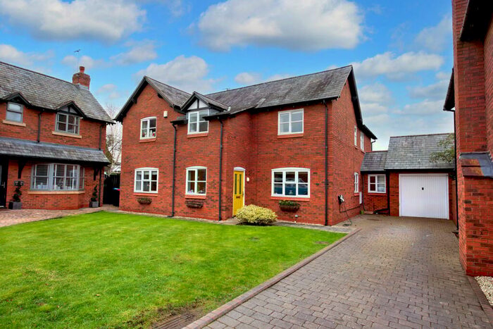 4 Bedroom Detached House For Sale In Fernlea Court, Saughall, Chester, CH1