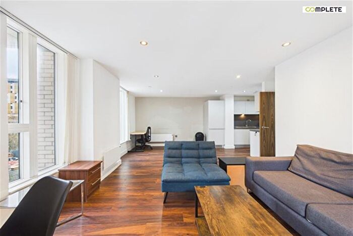 3 Bedroom Flat To Rent In The Assemby, M1