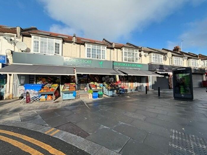 2 Bedroom Terraced House To Rent In Flat Lea Bridge Road, London, E10