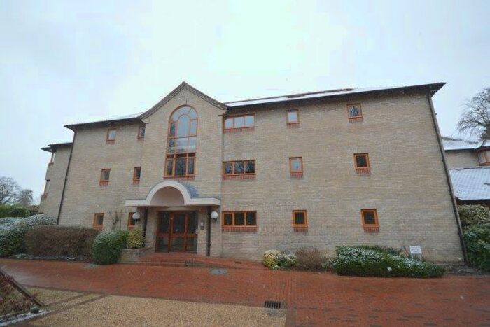 2 Bedroom Flat To Rent In Brooklands Court, Cambridge CB2