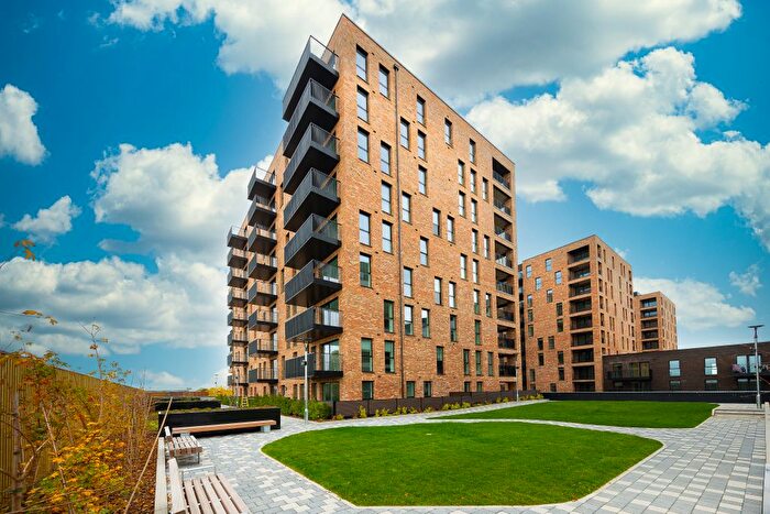 Studio For Sale In Clayton Road, Hayes, UB3