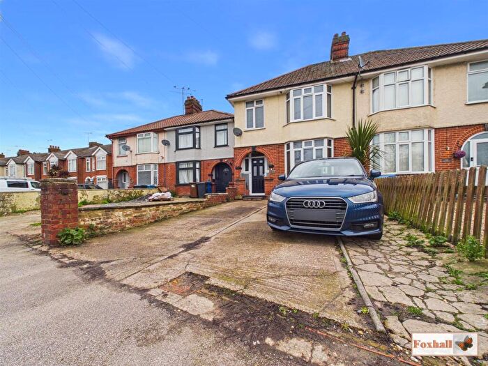 3 Bedroom Semi Detached House For Sale In Felixstowe Road, Ipswich, IP3