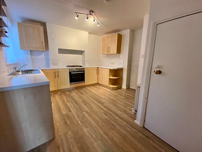 3 Bedroom Terraced House To Rent In Wellbrook Street, Tiverton, EX16