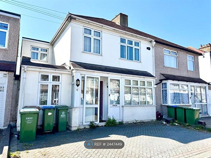 3 Bedroom Semi-Detached House To Rent In Holmesdale Road, Bexleyheath, DA7
