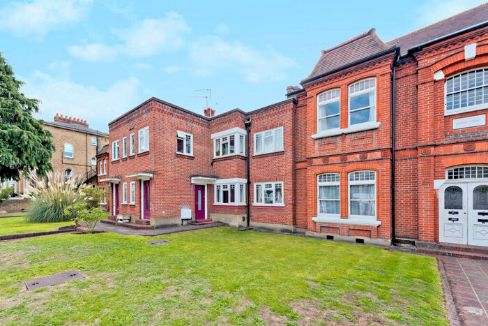 2 Bedroom Apartment To Rent In Grove Court, Grove Road, Surbiton, KT6