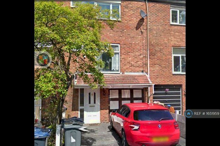3 Bedroom Terraced House To Rent In Ralph's Meadow, Birmingham, B32