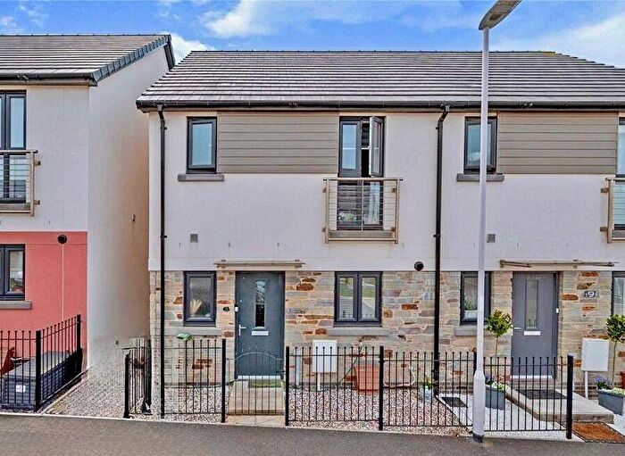 3 Bedroom Semi Detached House For Sale In Halecombe Road, Plymouth. A Modern Bedroom Property In Saltram Meadows, PL9