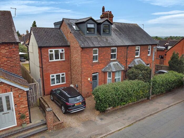 4 Bedroom Semi-Detached House For Sale In The Brache, Maulden, Bedfordshire, MK45