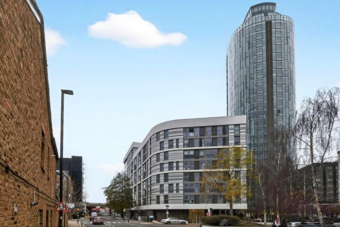 2 Bedroom Flat For Sale In Ealing Road, Brentford, TW8