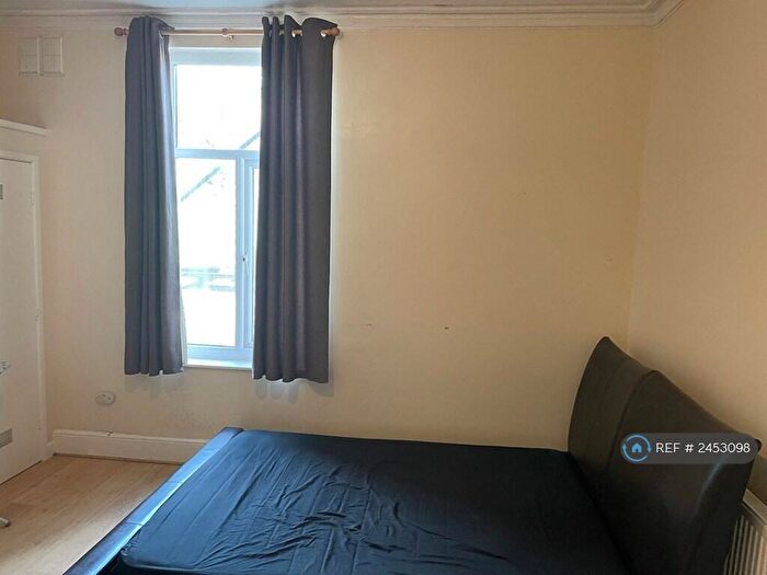 1 Bedroom Flat To Rent In Hazelwood, Manchester, M8
