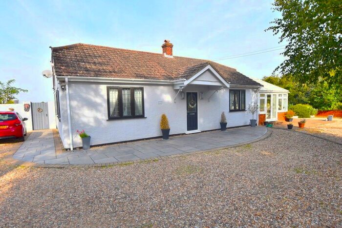 3 Bedroom Detached Bungalow To Rent In Gransmore Green, Felsted, Dunmow, CM6