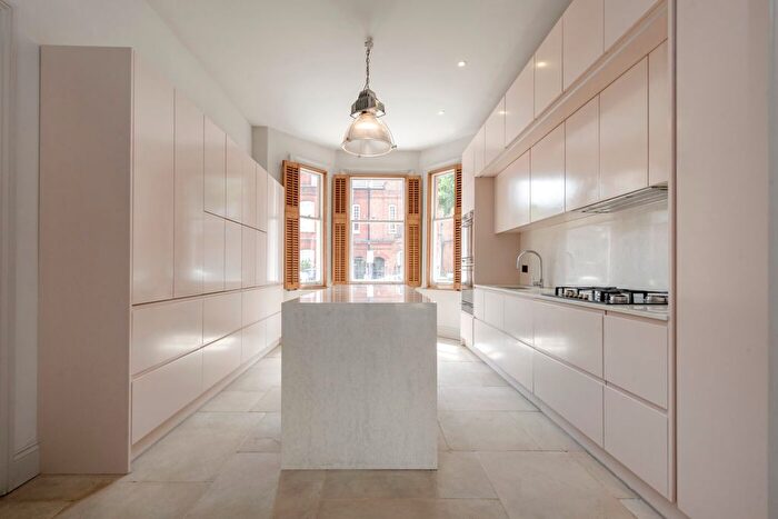 5 Bedroom Detached House To Rent In Kersley Street, Battersea, SW11