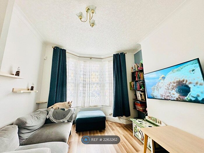 4 Bedroom Terraced House To Rent In Glasgow Road, London, E13