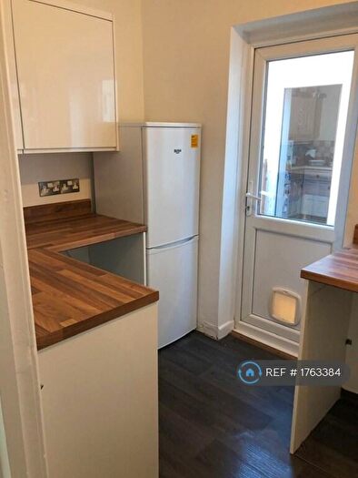 2 Bedroom Flat To Rent In Fawcett Road, Southsea, PO4