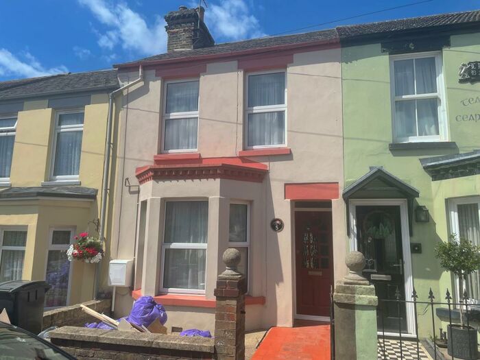 2 Bedroom House To Rent In Kitchener Road, Dover, CT17