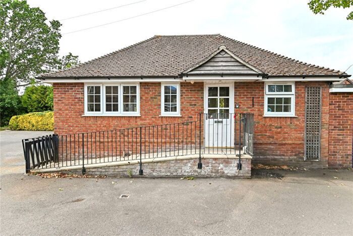 1 Bedroom Bungalow For Sale In Bouverie Close, Barton On Sea, New Milton, Hampshire, BH25