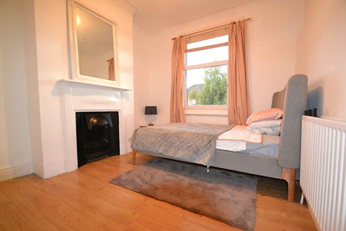 2 Bedroom Flat To Rent In Drayton Bridge Road, London, W7