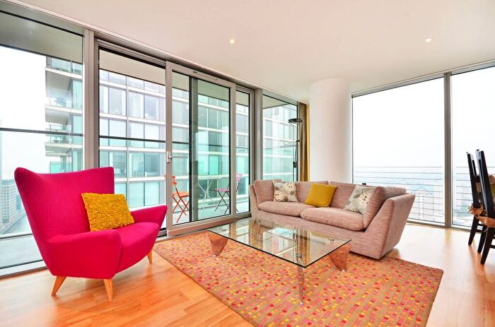2 Bedroom Flat To Rent In Landmark West Tower, Canary Wharf, London, E14