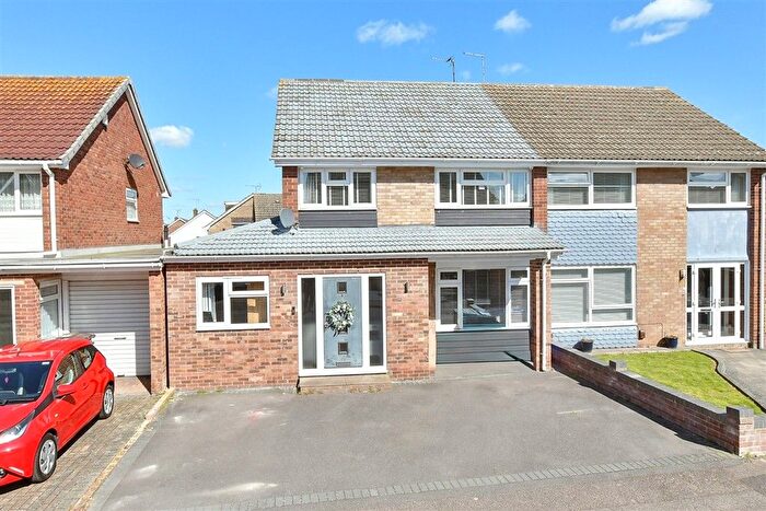 5 Bedroom Semi Detached House For Sale In Crossways, Sittingbourne, Kent, ME10