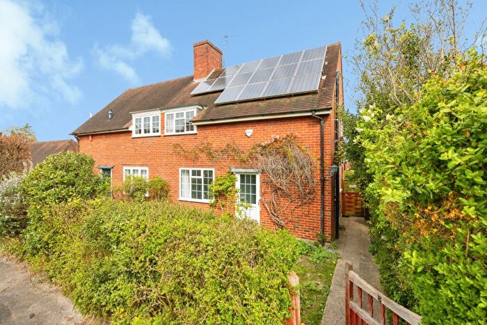 3 Bedroom House For Sale In Friars Gate, Guildford, Surrey, GU2