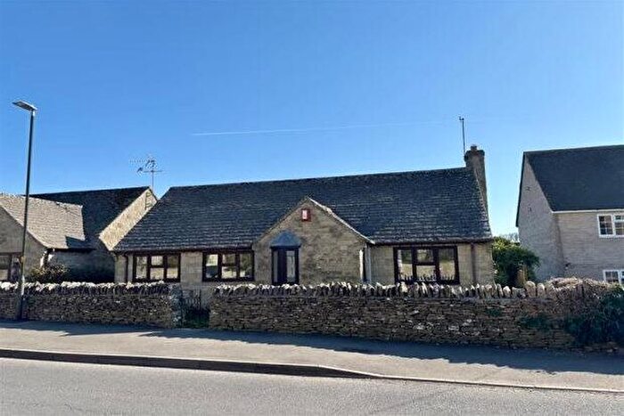 3 Bedroom Bungalow To Rent In Crail View, Cheltenham, GL54